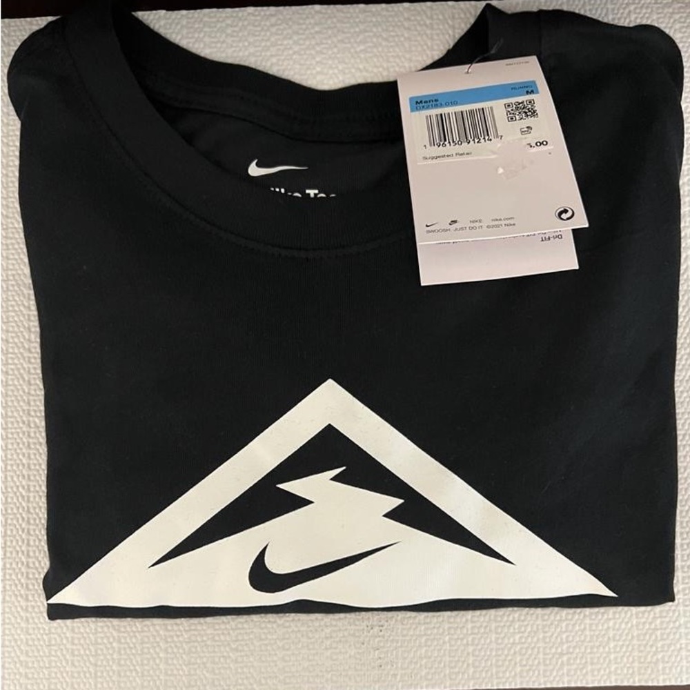 Black “Nike Trail” t-shirt